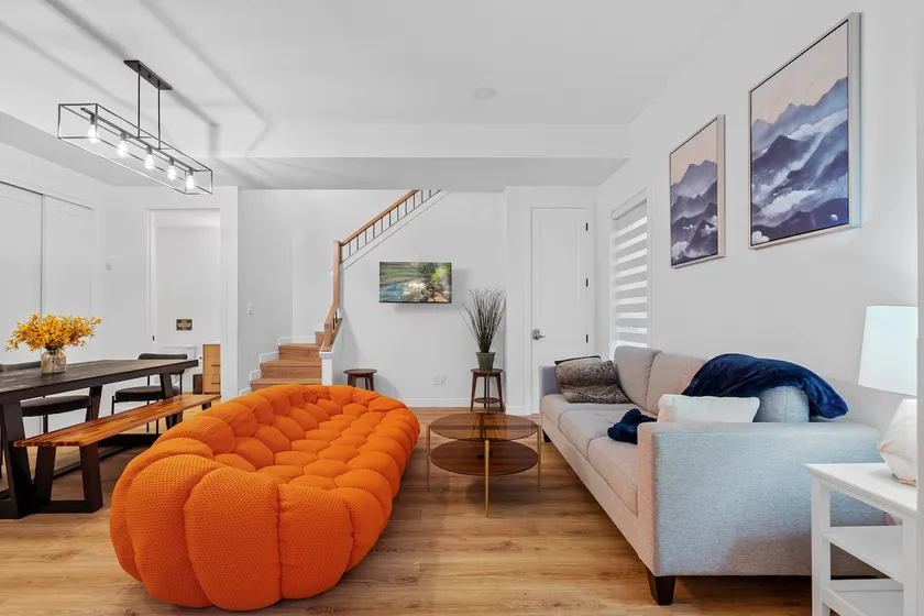 Luxurious Large 3 Bedroom Loft Saskatchewan Drive - Image 1