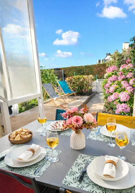 Beach house • Terrace • Heated pool - Image 1
