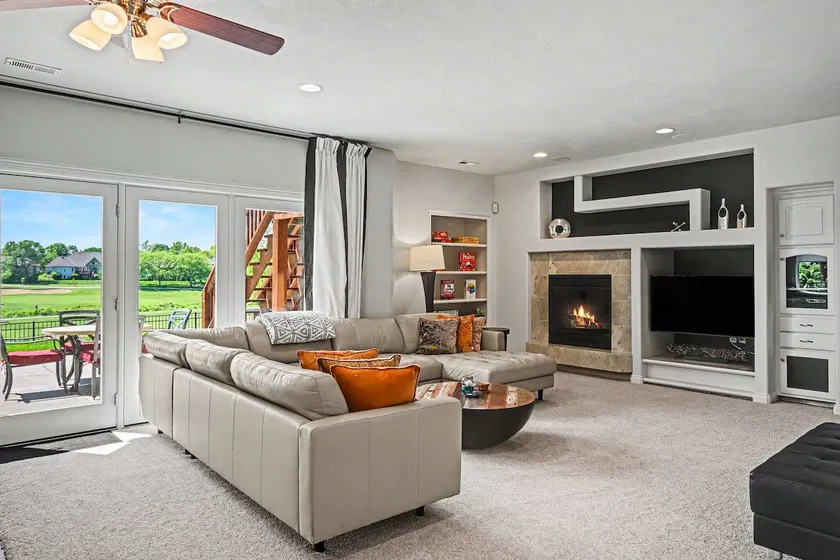 Mulligan Manor Golf Course Views Fun Amenities - Image 1