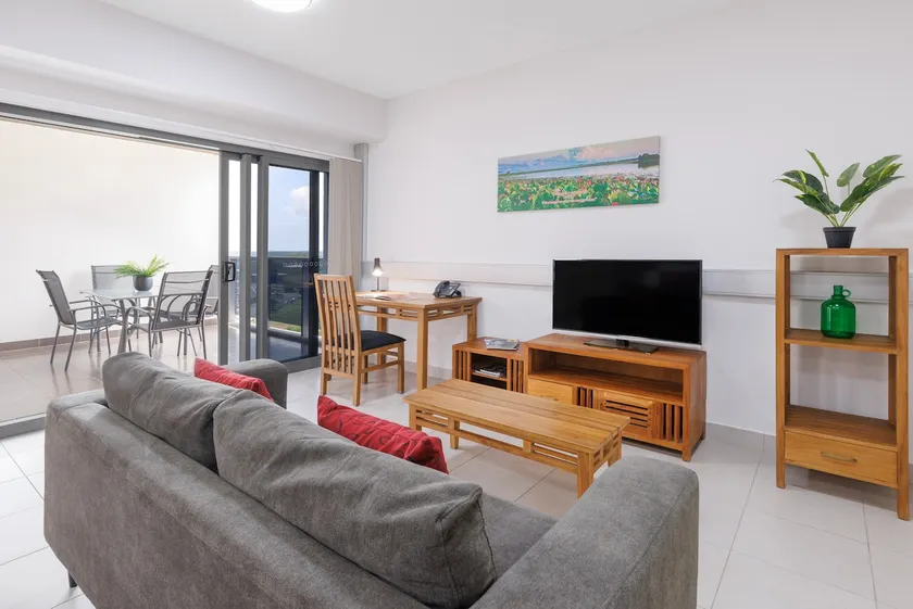 Deluxe Suite + Infinity Pool | Balcony & Breakfast - Image 1
