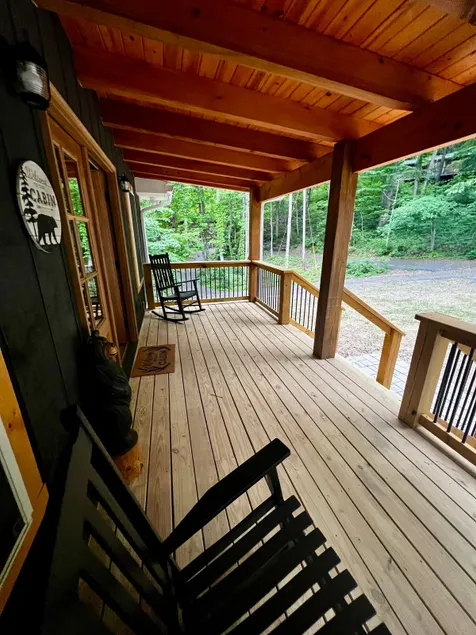 The Bears Den, newly built cabin mountain getaway. - Image 1