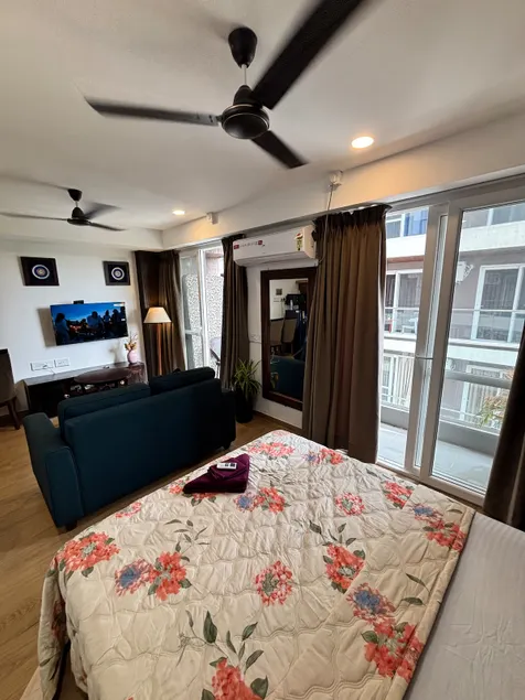 Premium Cozy Studio • 5 mins from Pune Airport - Image 1