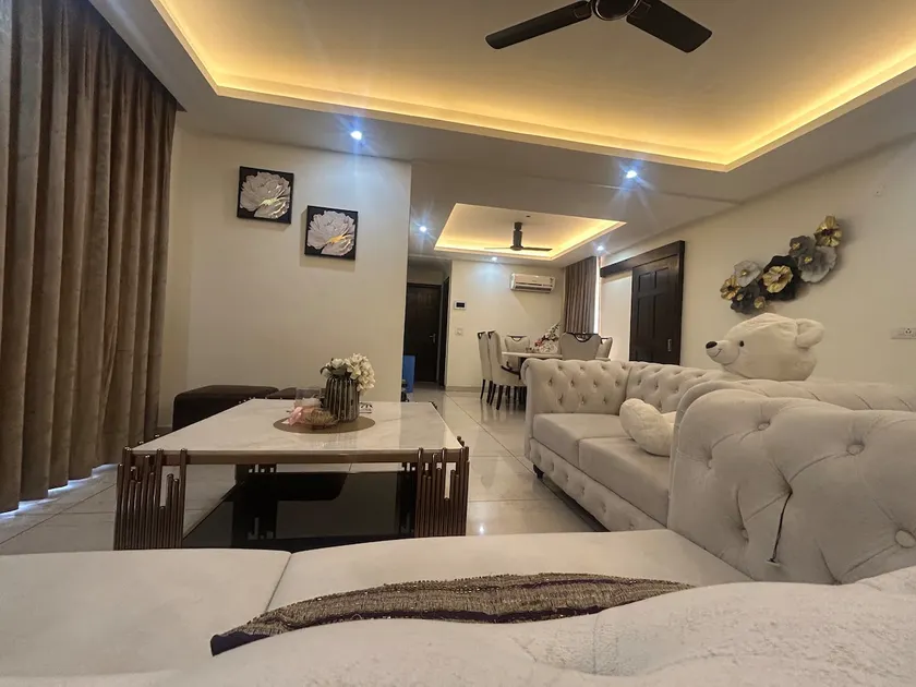SkyNest 3Bhk | Airport Road | Snooker | Gym - Image 1