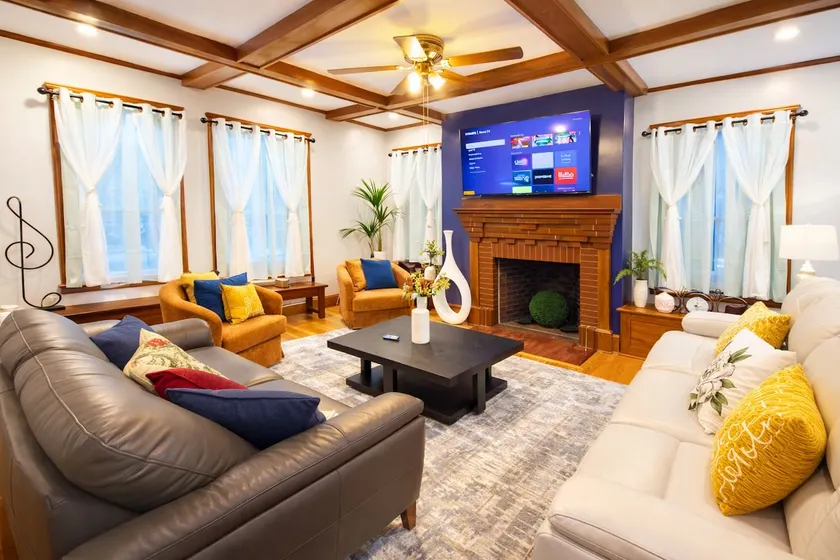 Elegant West Side 3BR unit w/ King Suite - Image 1