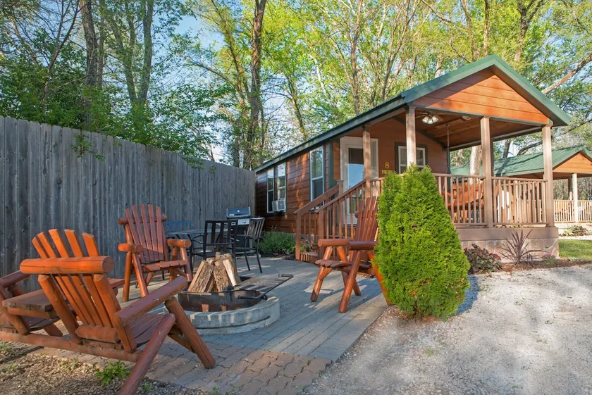 Deluxe cabin: Kansas City RV Resort Oak Grove, MO - Image 1