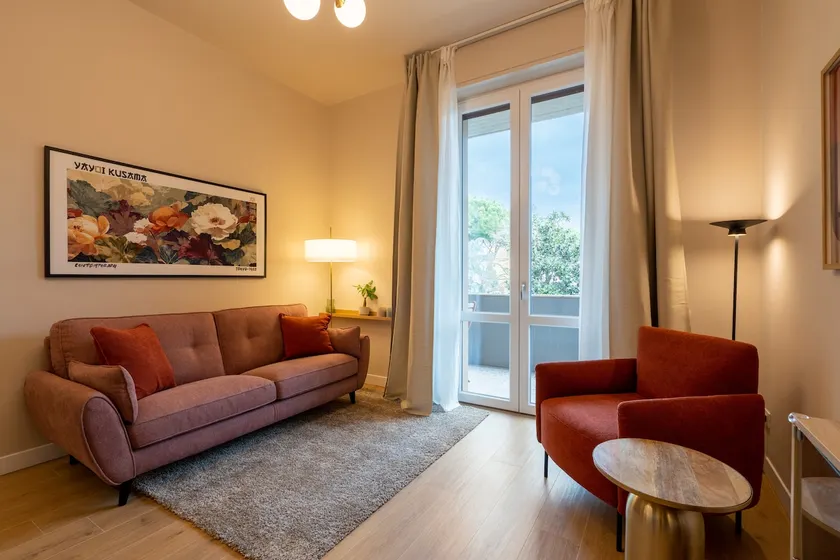 Elegant Home, 2 Parking Spaces & Tram to Florence - Image 1