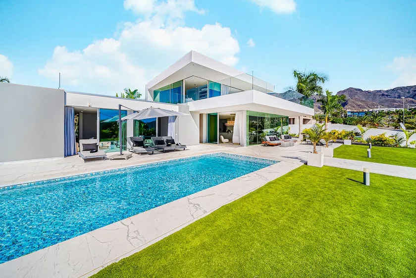 Luxusvilla mit privatem Pool und herrlichem Meerblick in Costa Adeje Golf - Image 1