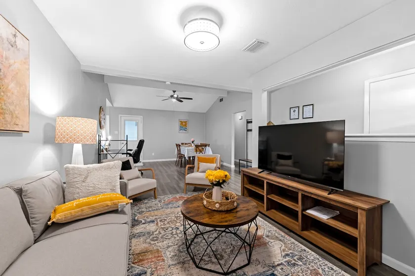 Cosy 4-Bedroom house close to DFW and AT&T Stadium - Image 1