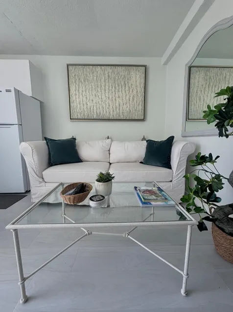 Cozy Retreat near Beach-2 Bd, Free Parking & WiFi - Image 1