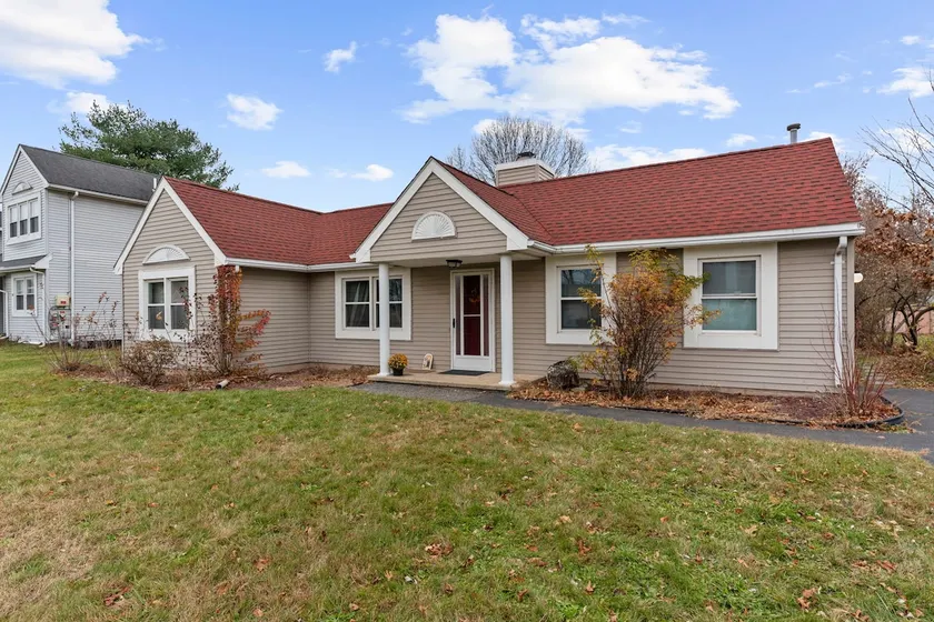 Willow Haven 2BR Cozy Retreat, Close to Hartford - Image 1