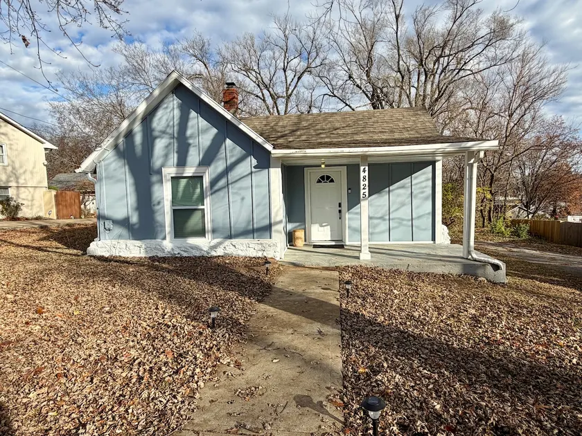 Clean Quiet- best KC location 2 bd/1bth Kng &Qn Bd - Image 1