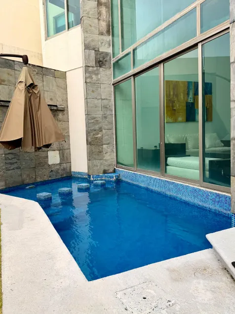 Nice house, private pool, 12 guests, and beach. - Image 1