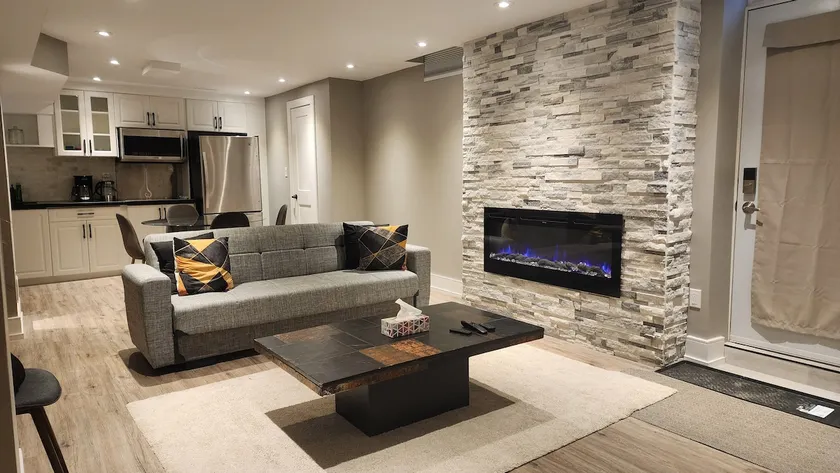 Modern 1 BDR Suite | Sleep 4 | Pvt Entry | Near GO - Image 1