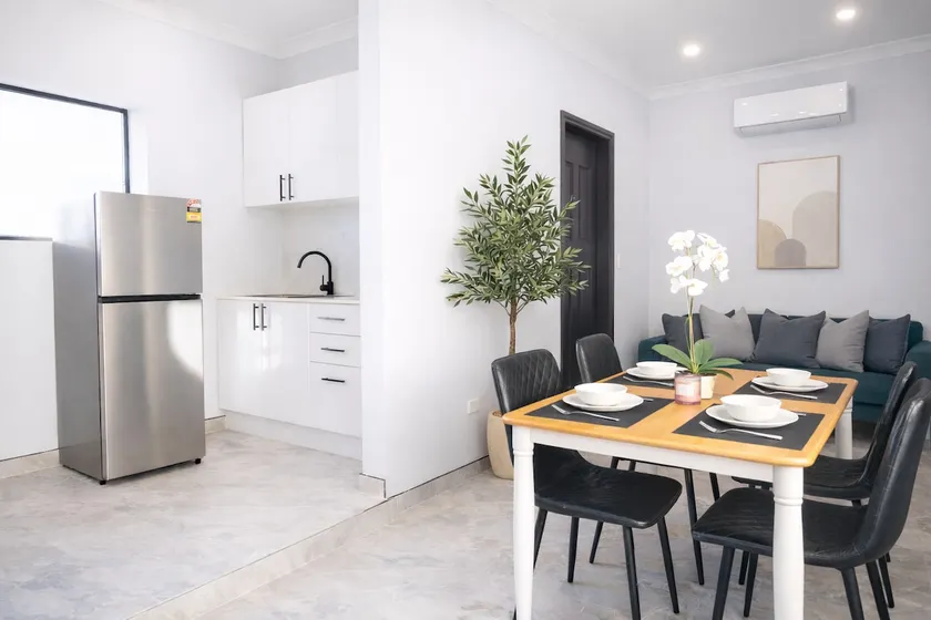 Liverpool CBD Modern 2BR Stay - Image 1
