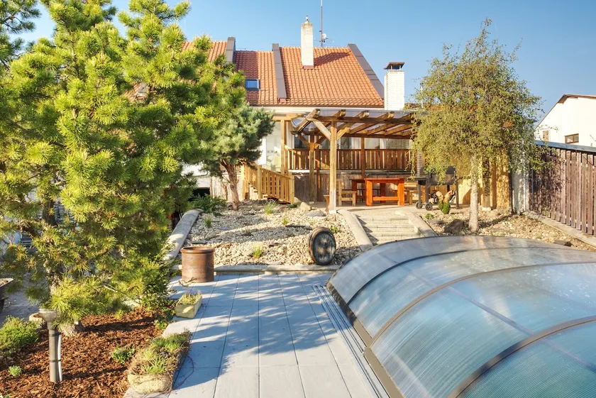 Iconic House near Vineyards | Pool, Winter Garden - Image 1