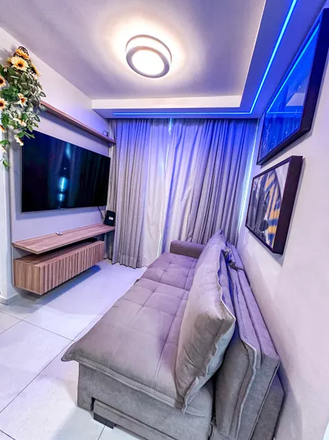 Luxury and Sophisticated 2 Bedroom Apartment - Image 1