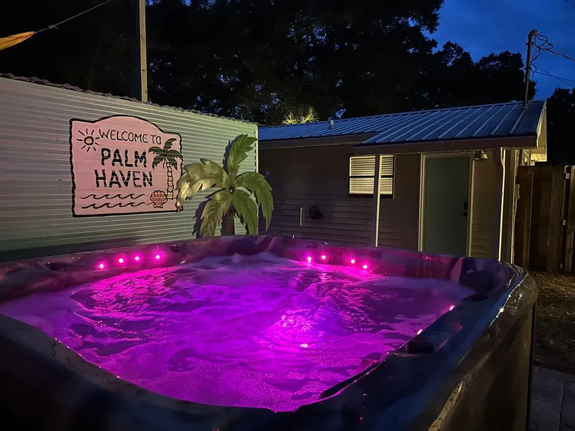 Private Hot Tub! | King Bed | Private Check-In - Image 1
