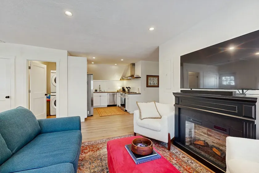 2BR Condo, ski & mountain views, patio, BBQ - Image 1