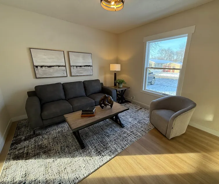 Corner Casa - Image 1