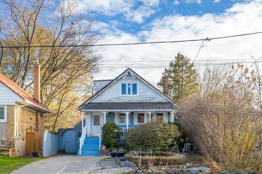 Cozy 4BR Cottage Style Home in the City - Image 1