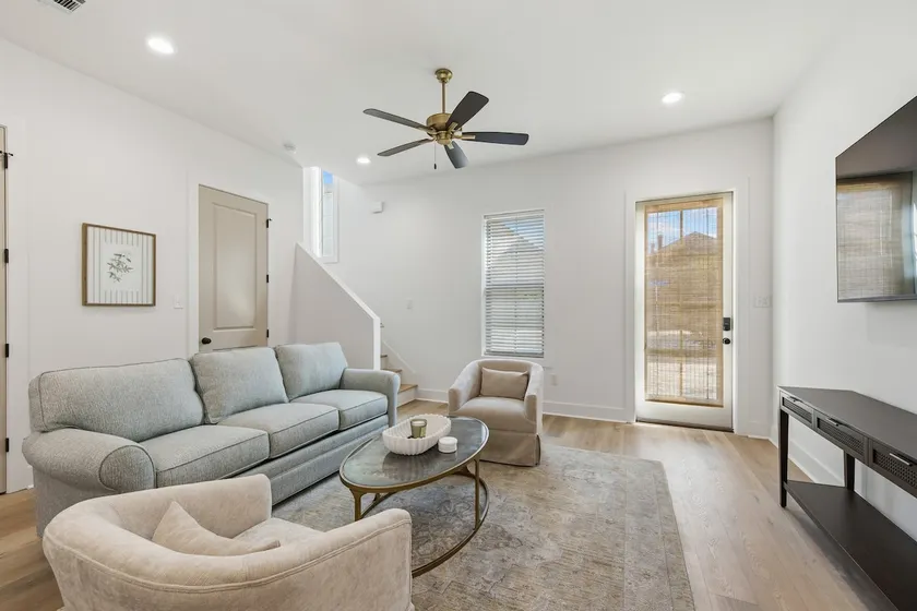 Luxury Café House•KING•River Ranch•Family Friendly - Image 1