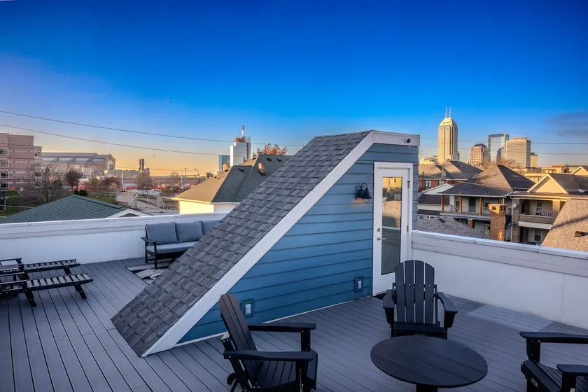 Indy Rooftop Season Starts Here—Walk to Everything - Image 1