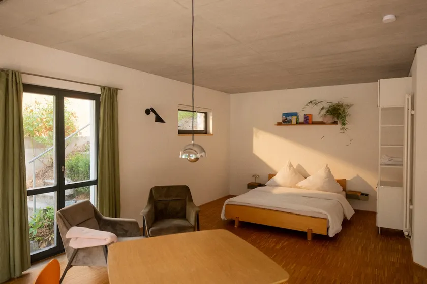 Design studio with roof terrace on the edge of the forest - Image 1