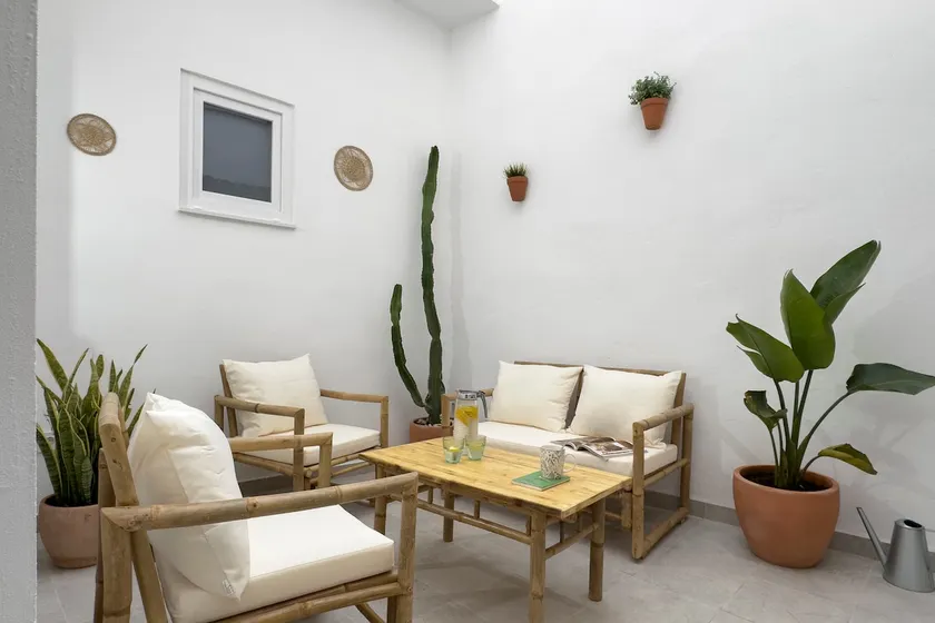 Townhouse in Pedralba with patio and barbecue - Image 1