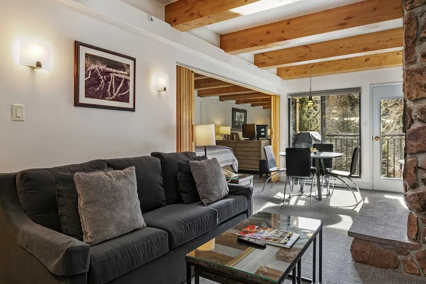 Diamond upgraded Studio 150 yards from Gondola - Image 1