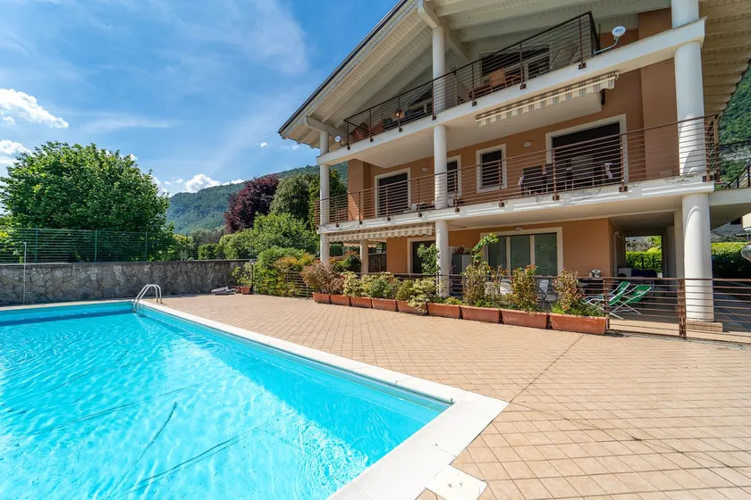 The A-LINE Lake COMO view apt A with pool & garage - Image 1
