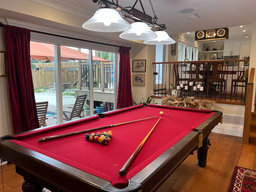 Burnaby–Coquitlam Retreat w/ Pool, near SkyTrain - Image 1