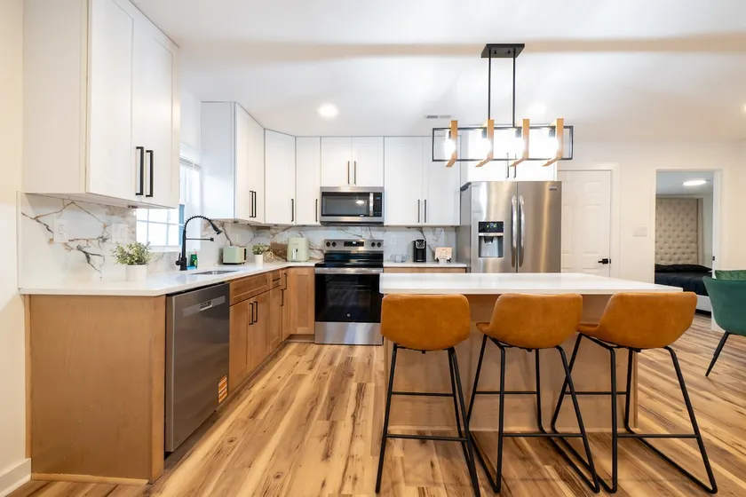 Modern Getaway – 10 min from Two Kings Casino - Image 1
