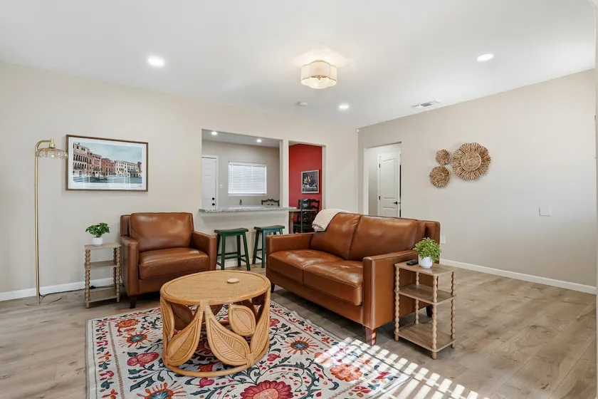 El Encanto / King Bed / Near Texas Tech University - Image 1