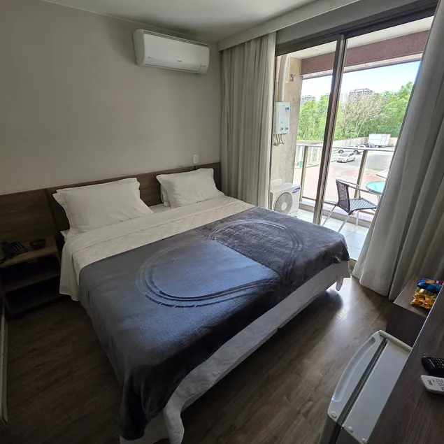 Microwave, Garage, 1-Bedroom Suite 1 - Image 1