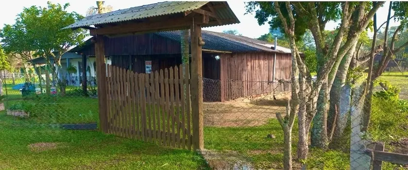 Ranch near Velo Park with great structure - Image 1