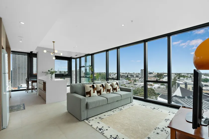 CBD/Perth City 2BR High-Rise Apt+Parking&GymPool - Image 1