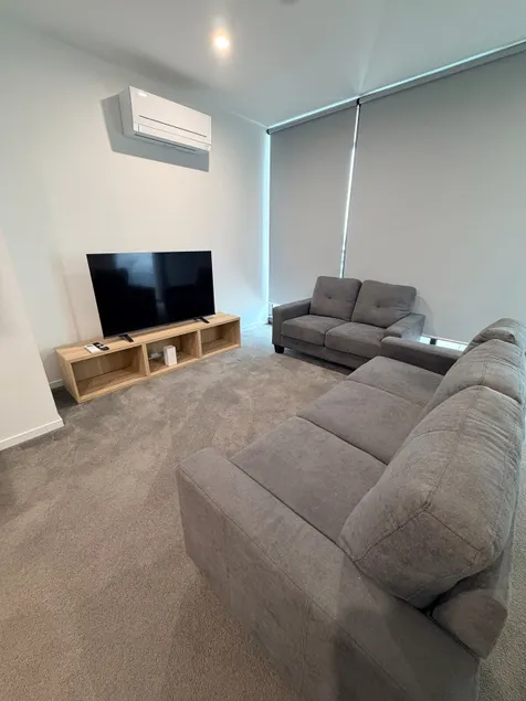 Belconnen Sky Luxe Apartment Free Parking - Image 1