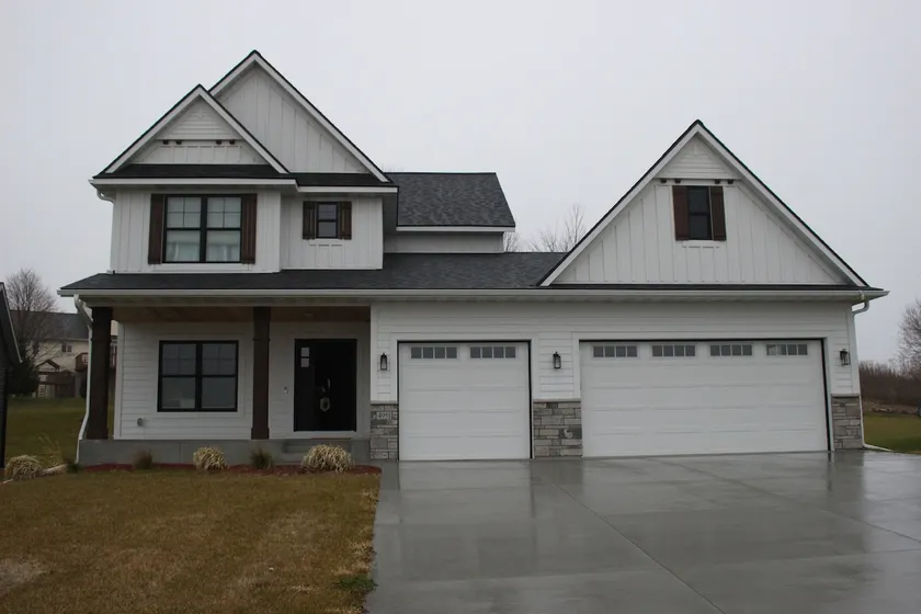 Luxurious Sweet Escape stunning custom Home - Image 1
