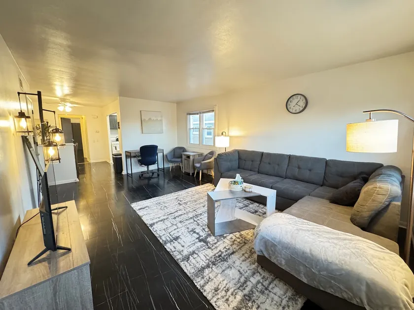 Near Downtown Racine-King Bed - Image 1