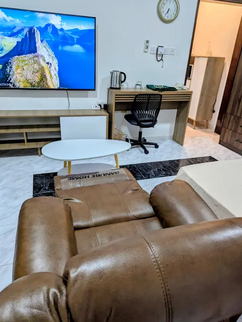 Superhost | Deluxe Private Studio | Chic & Cozy - Image 1