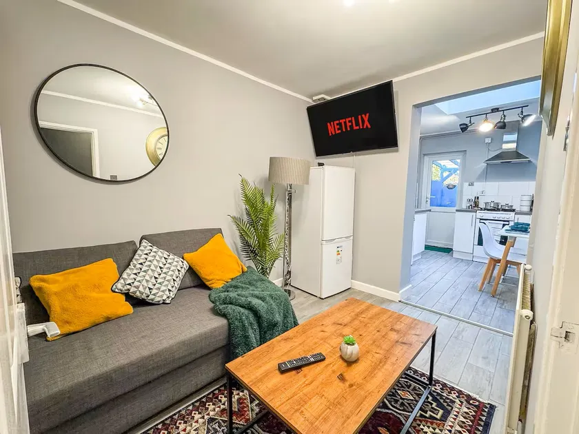 Charming 3BR in Oxford Centre - Image 1