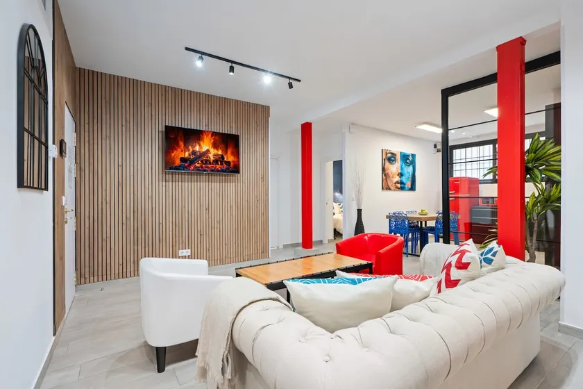 Ciudad Lineal Modern Apartment - 3 Bdrms-2 bath - Image 1