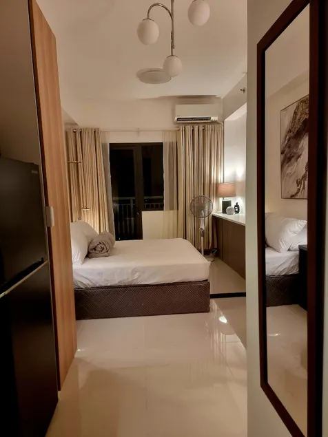 Luxe Hotel-Style Suite Stay at Ayala Ave - Image 1