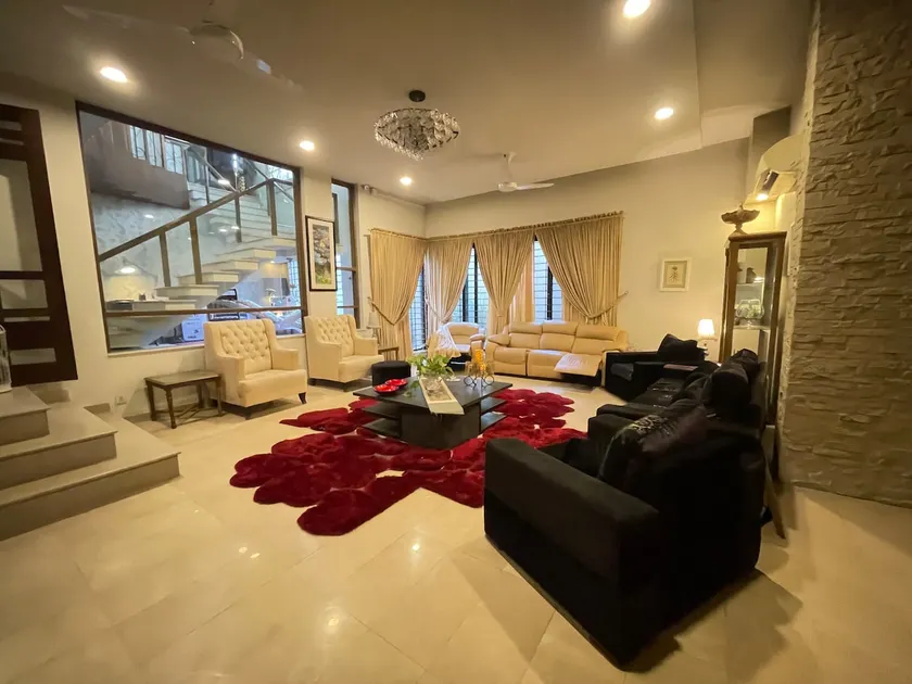 The Regal Retreat 2 BHK l Private Pool l Basement - Image 1