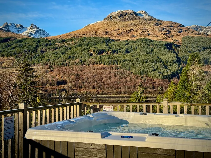 Sea View, Hot Tub, Near Loch Lomond, Pet-friendly - Image 1