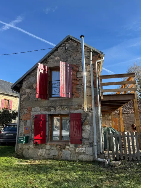 Quiet Auvergne house - Image 1
