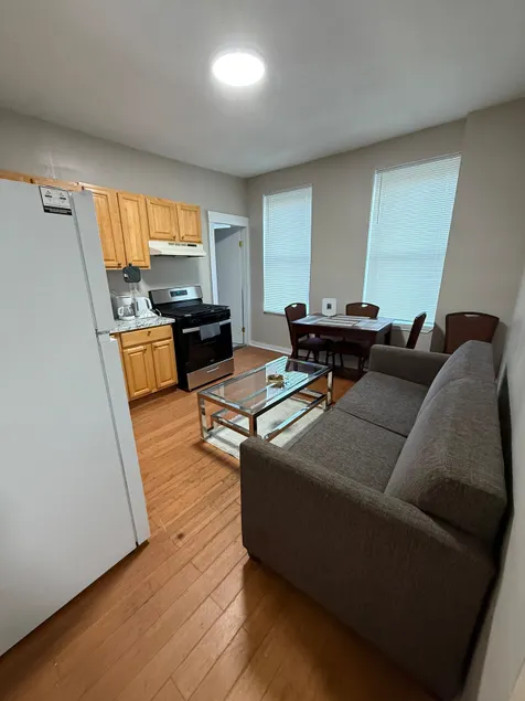 Yale Area,Clean,Nurse friendly, 3BR Unıt | Apt#2 - Image 1
