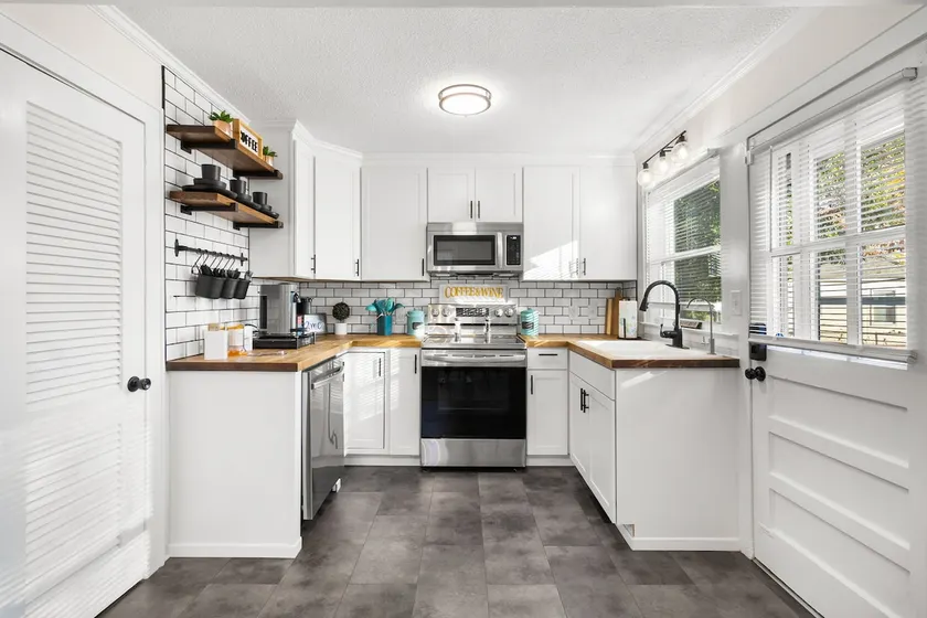 New Year Special! 20%OFF Full Kitchen & Parking - Image 1