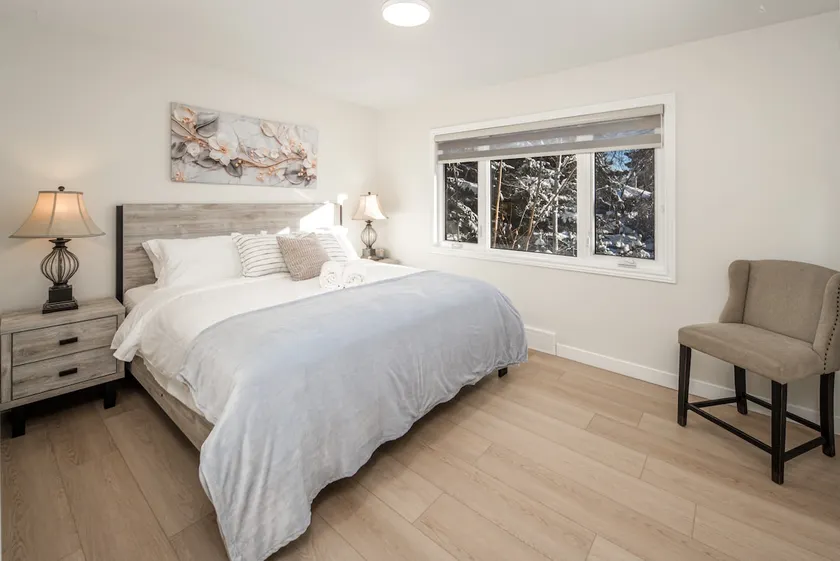 Central Location | Near Downtown, UofC / Foothills - Image 1