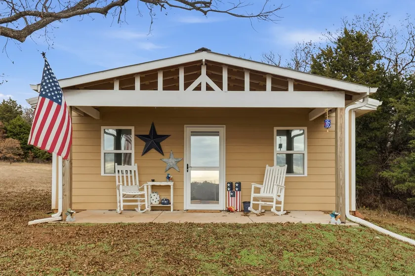 Private cabin, mins to OSU & Tumbleweeds. Pets yes - Image 1